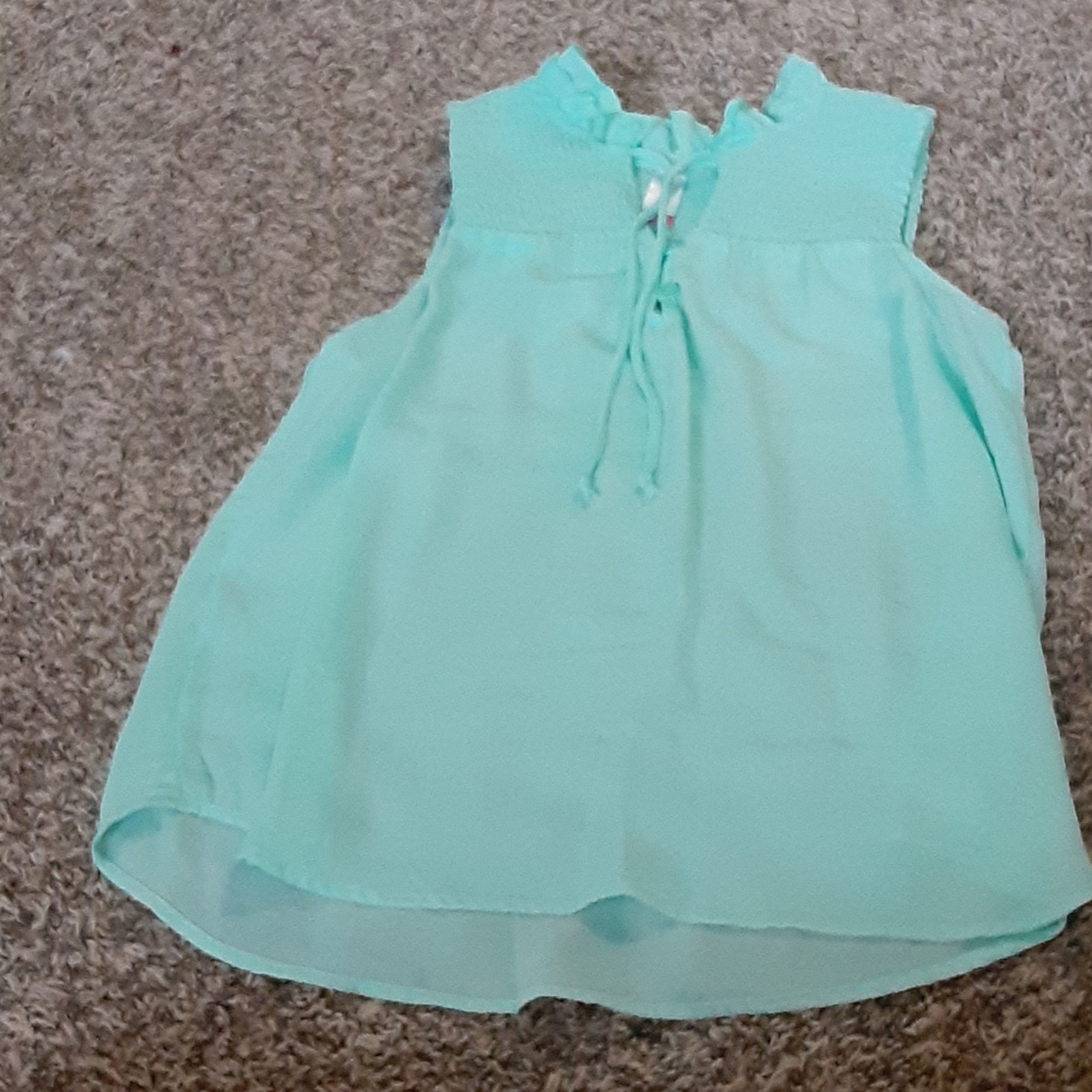 No Boundaries lightweight sleeveless top size M